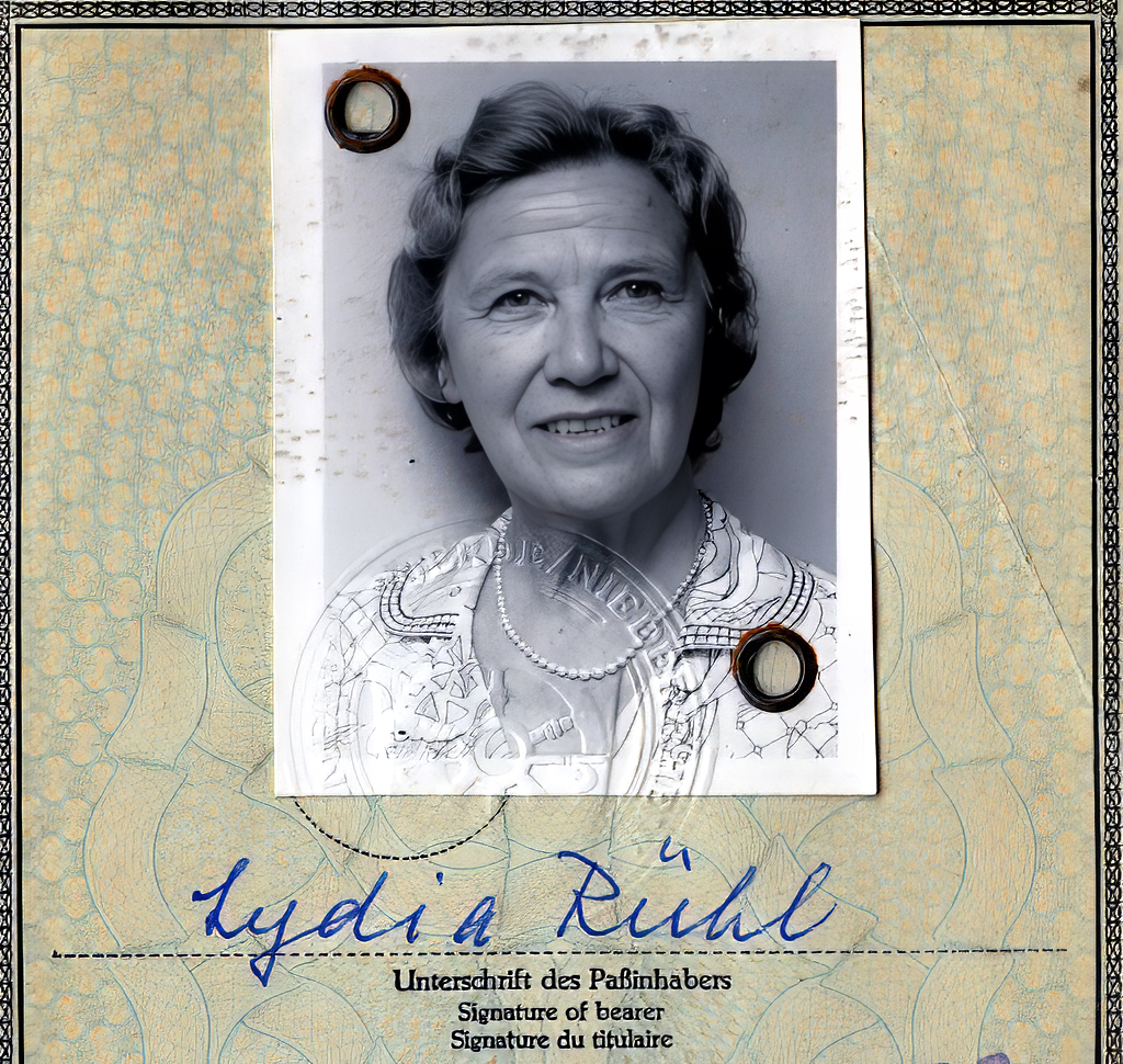 Lydia Rühl Ausweisdokument 1972 Porträt von Lydia Rühl aus einem Ausweisdokument aus dem Jahr 1972